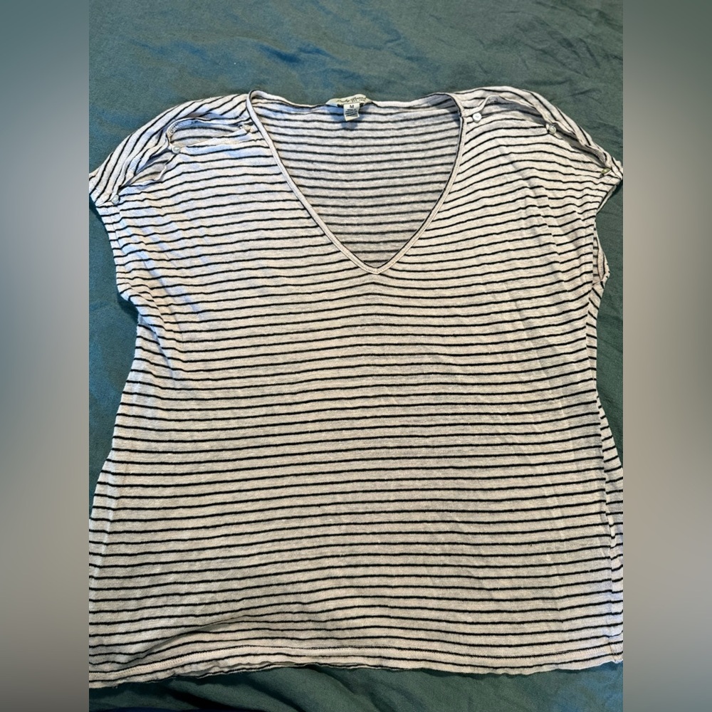 Lucky brand woman’s shirt size M
